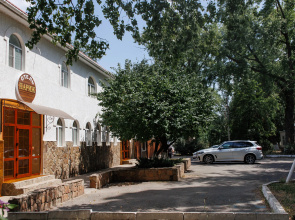 Parizh Hotel