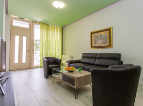 Makarska Beach Apartments