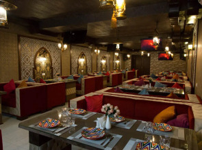 Отель Alexander