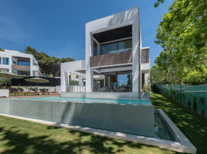 All About Villa Lavanda