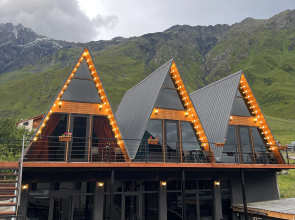 Pyramid Kazbegi Apartments