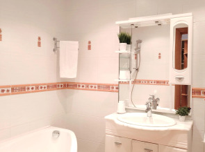 Квартира на Бикбая 23/2. Просторные трёхкомнатные апартаменты на 6 гостей.