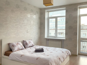 Apartamenty trehkomnatnye v centre goroda s balkonom