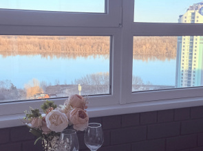 Dizaynerskaya S Vidom Na Reku Flat