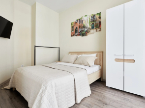 S Izolirovannoy Spalney I Balkonom V 100 M Ot Morya Flat
