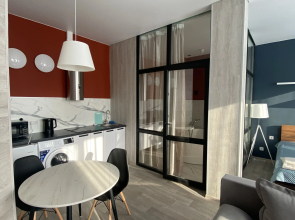 Квартира Стильная студия в центре с круглой ванной