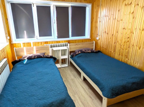 S Territoriey I Parkingom Private house