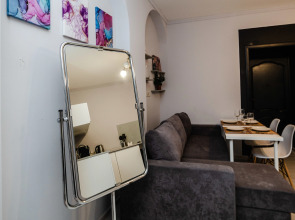 Апартаменты Жуковского 1/2/10 с2 (102)