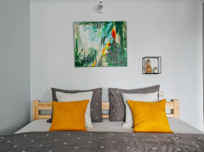 Апартаменты Butyrsky Cozy with Terrace, Parking and King-size Bed