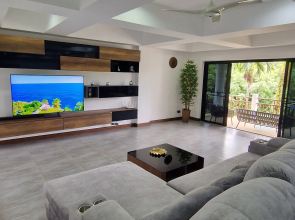 Bolshie Apartamenty na Plyazhe Naykharn Apartments