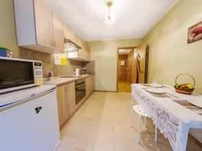 Апартаменты На Революционной 72