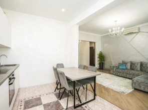 Апартаменты 3 комнатные Интернациональная 2 Центр города