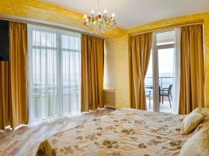 Mirazh Apartments 6