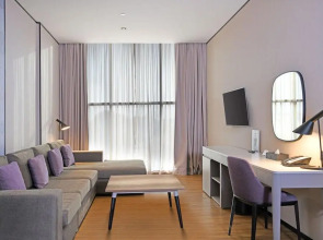 Отель Lemon Tree Hotel Jumeirah Dubai