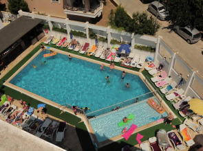 Апарт-Отель Tuntas Suites Altinkum