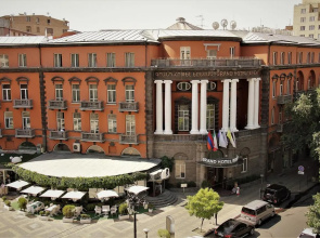 Отель Grand Hotel Yerevan