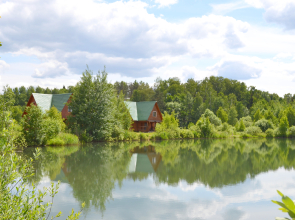 Zagorodnyij Ryibolovnyij Klub Litvinovo Guest house