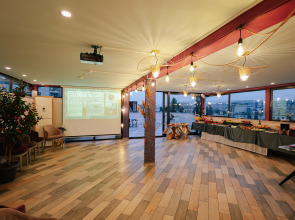 Отель Brosse Garden