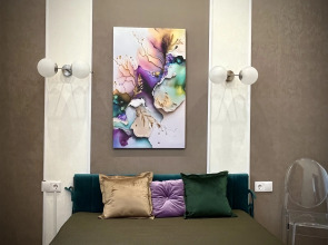 Апартаменты Центр, Апартаменты с камином и огромной ванной