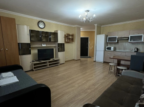 Abaia 61 Zamechatelnaya 4kh Komnatnaya Flat