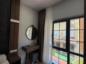 Отель Han Suite