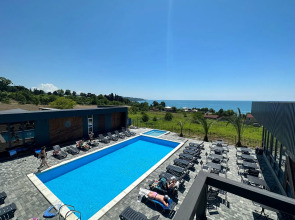 Отель Manresa Family Resort