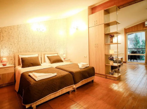 Отель Toma's House