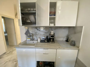 Апартаменты в современном стиле с камином