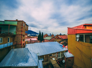 Отель Qeroli old town