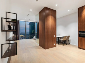 Студия для двоих на 74-м этаже