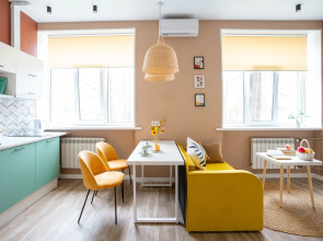 Апартаменты с ярким дизайнерским ремонтом