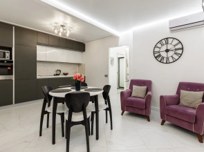 Двухкомнатные апартаменты LUX  с видом на ДОН №7