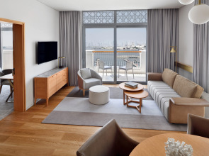 Отель Vida Creek Harbour