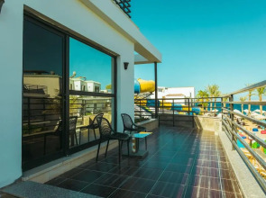 La Rosa Waves Beach - Couple & Families Only