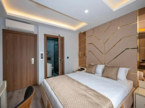 Luxury Airport Hotel by Zazzoni