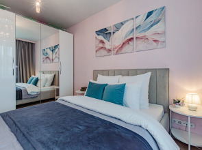 Квартира с Двумя Спальными Рядом с Ривьерой