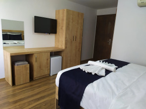 Отель Golden Street