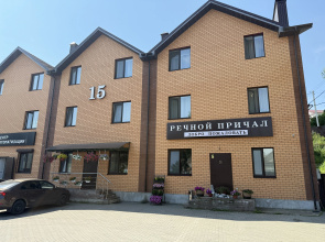 Rechnoy Prichal Living Quarters