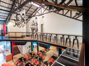 Отель Prince Theatre Heritage Stay