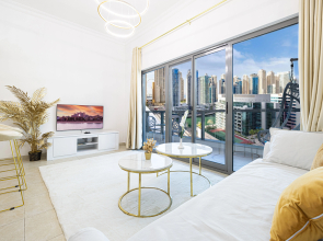 Luxury and Spacious Full Marina View Flat