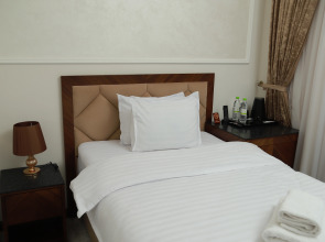 Отель Sandhill Hotel&Resto