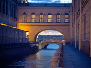 Апартаменты у Дворцовой площади DereMRents ДереМРентс