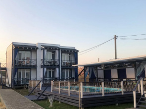 Roza Vetrov Guest House