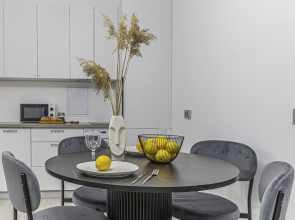 4flats MONOCHROME Квартира у набережной Невы в ЖК бизнес-класса