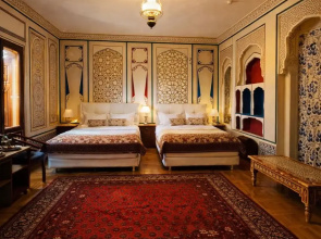 Chor Minor 90 m do tsentra goroda s Nami Nedorogo i Krasivo Hotel