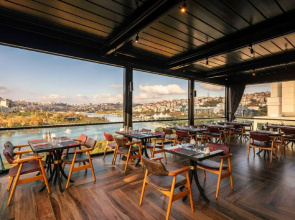 Ramada by Wyndham Istanbul Golden Horn