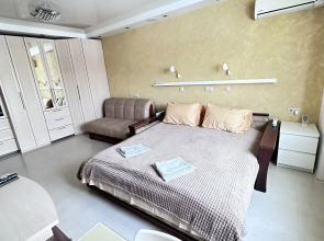 Квартира 3-комнатная  премиум-класса в центре у метро