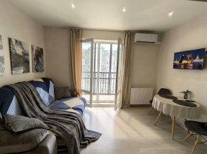 Svetlaya Studiya Ryadom s Pulkovo Flat