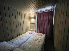 Domik V Lesu  Guest House