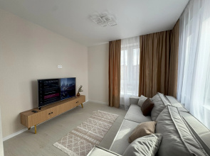 Chetyrekhmestnaya Dizaynerskaya V Tsentre Goroda Flat